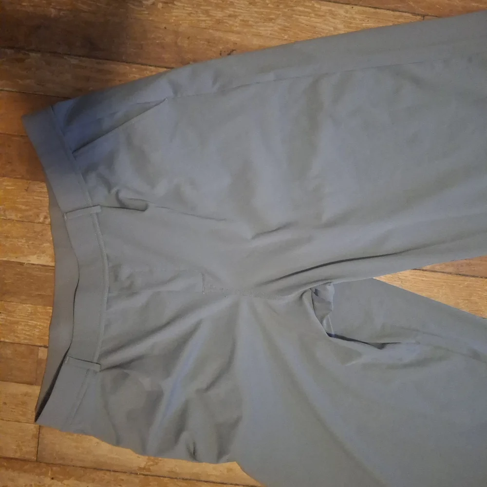 HALARA Wide-Leg High-Rise Pants in Gray - Picture 2 of 3